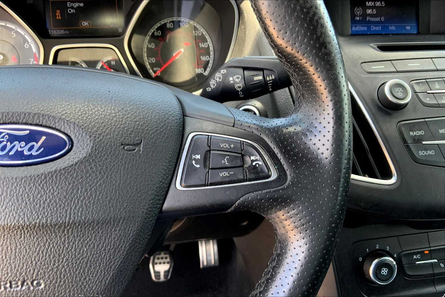 2017 Ford Focus ST photo 22