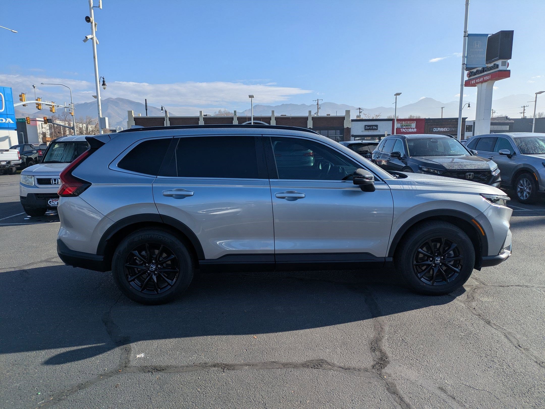 2024 Honda CR-V Hybrid Sport-L photo 2