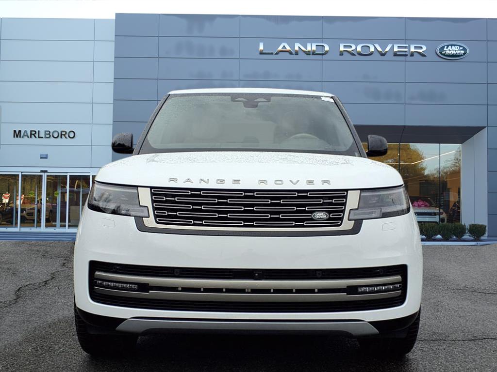 2025 Land Rover Range Rover SE photo 7