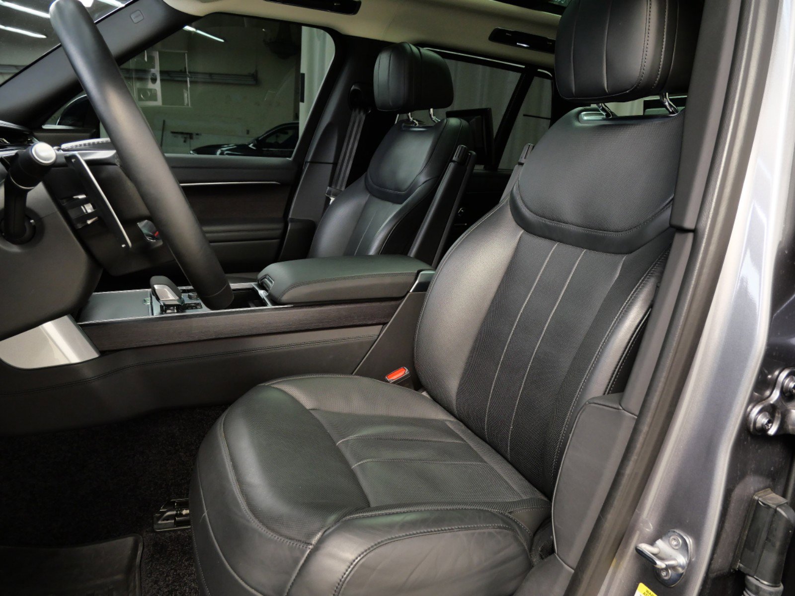 2023 Land Rover Range Rover Autobiography photo 3