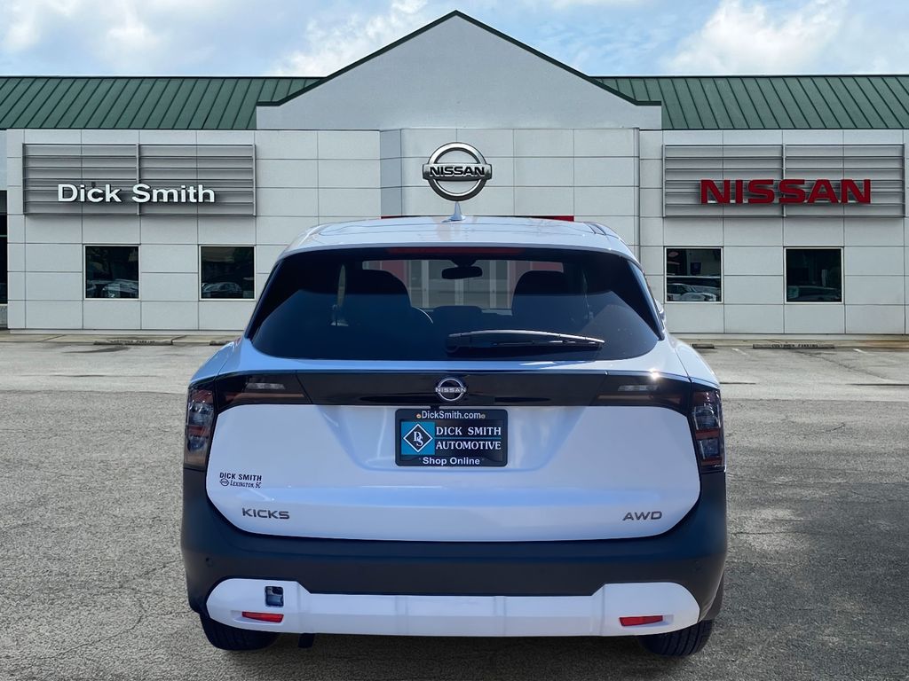 2025 Nissan Kicks SV photo 3