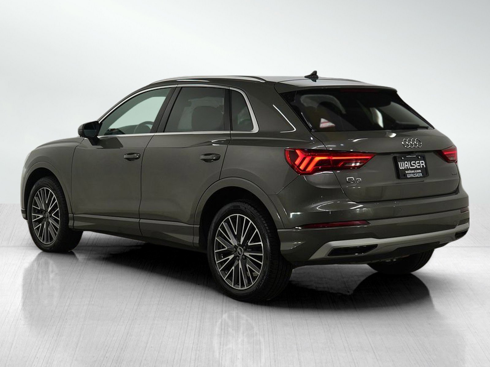 2021 Audi Q3 Premium Plus photo 3