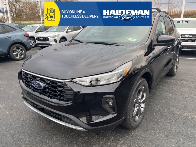 2026 Ford Escape ST-Line Select's photo