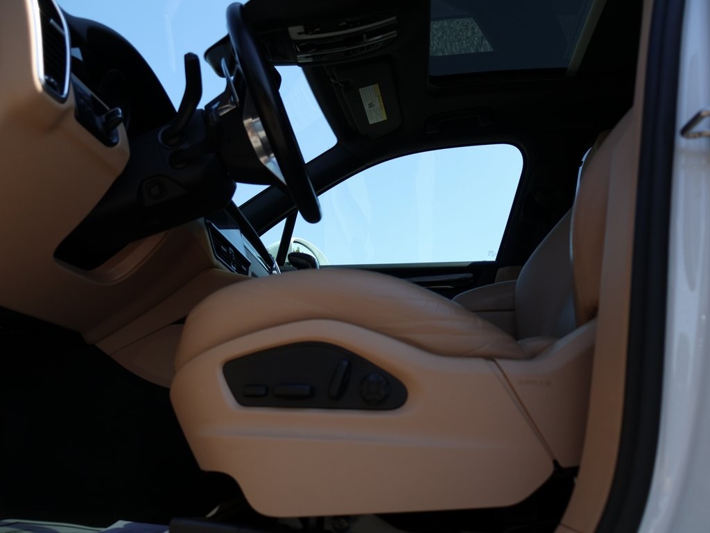 2022 Porsche Cayenne S photo 29