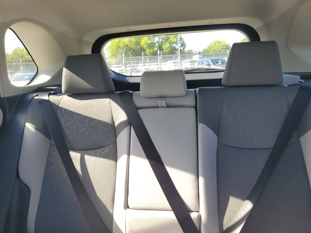 2025 Toyota RAV4 XLE photo 23