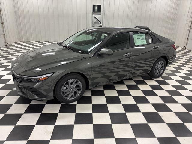 2026 Hyundai Elantra Blue's photo