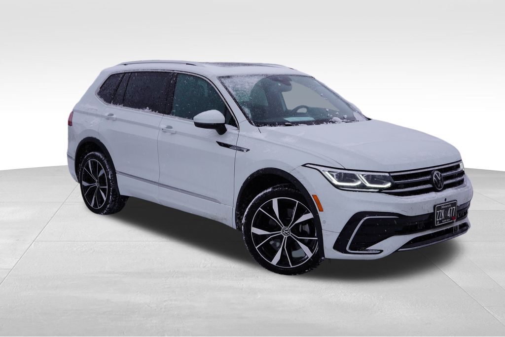 2024 Volkswagen Tiguan SEL R-LINE's photo