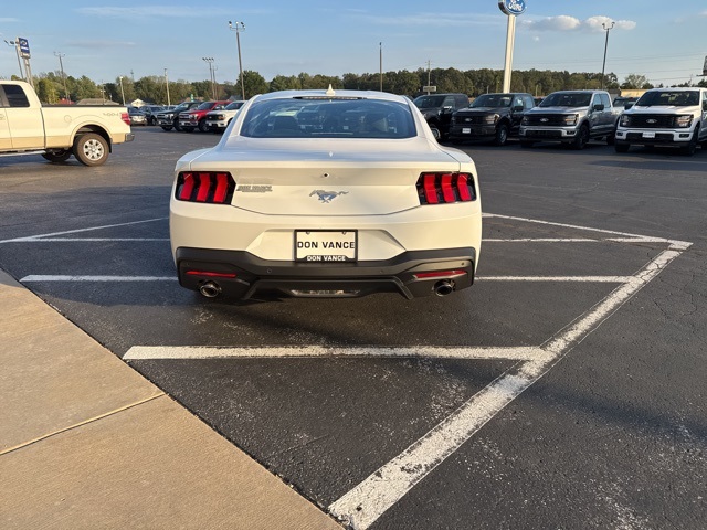 2025 Ford Mustang EcoBoost photo 5