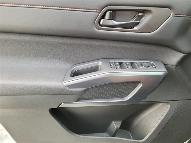 2025 Nissan Pathfinder Rock Creek photo 20