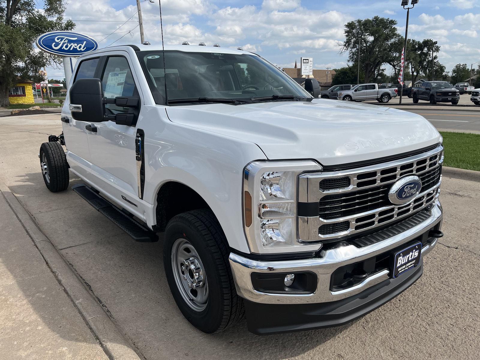 2026 Ford F-350 XL photo 4