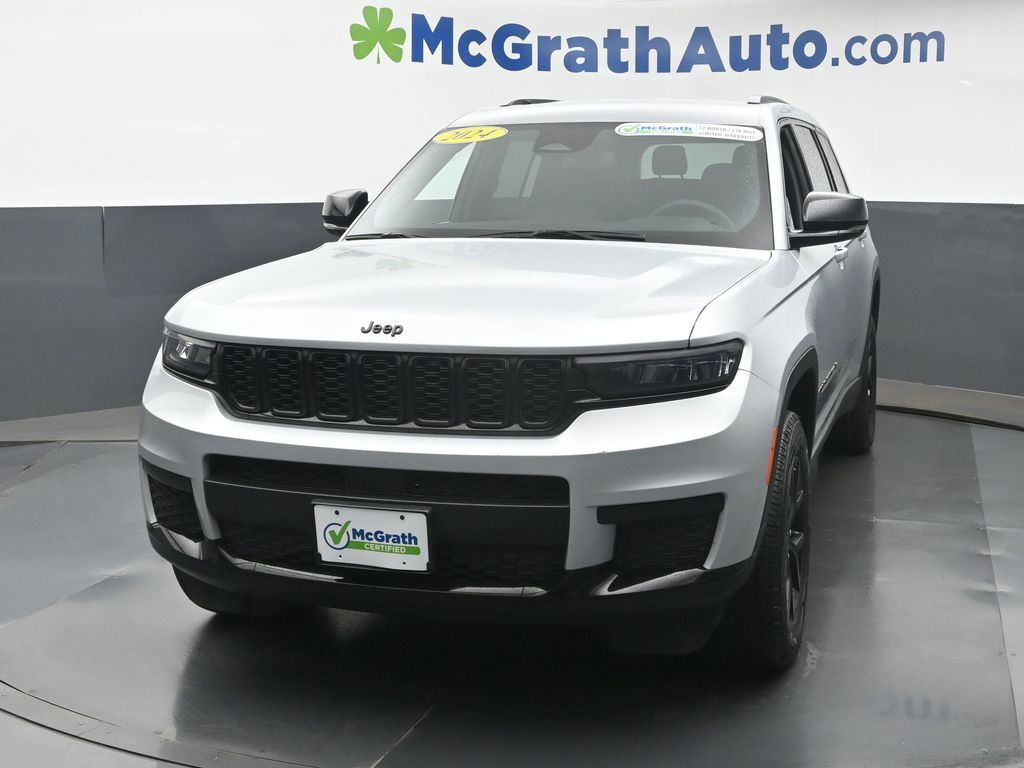 2024 Jeep Grand Cherokee Altitude photo 3