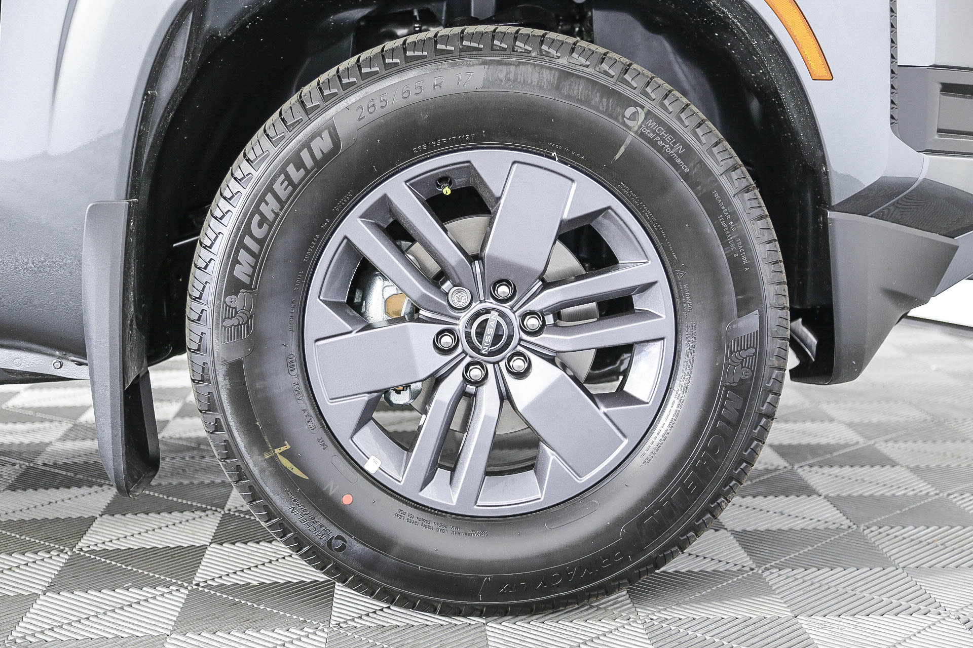 2025 Nissan Frontier SV photo 10