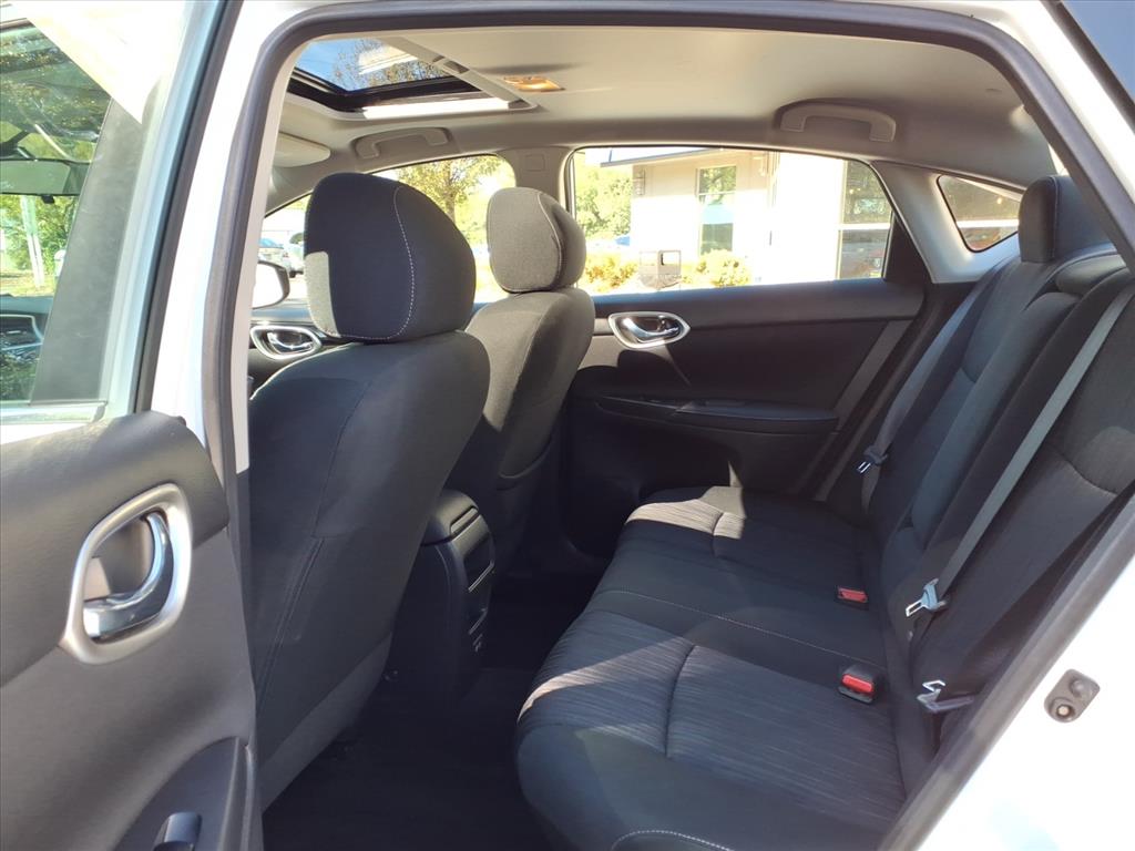 2019 Nissan Sentra SV photo 12