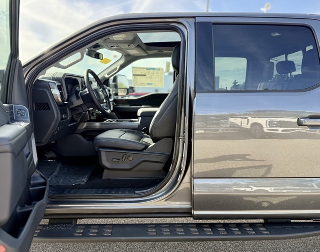 2026 Ford F-350 Lariat photo 12