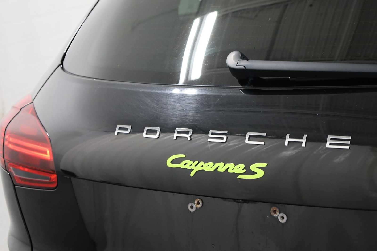 2017 Porsche Cayenne S E-Hybrid Platinum Edition photo 3
