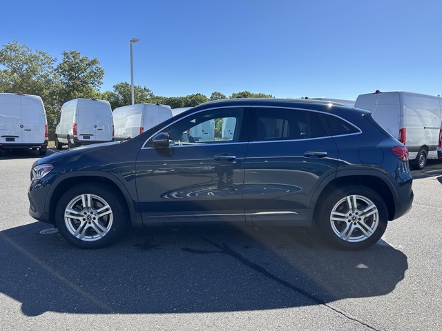 2022 Mercedes Benz GLA 250 4MATIC photo 2
