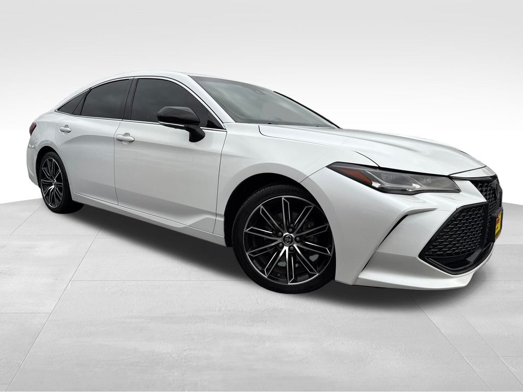 2019 Toyota Avalon Base's photo
