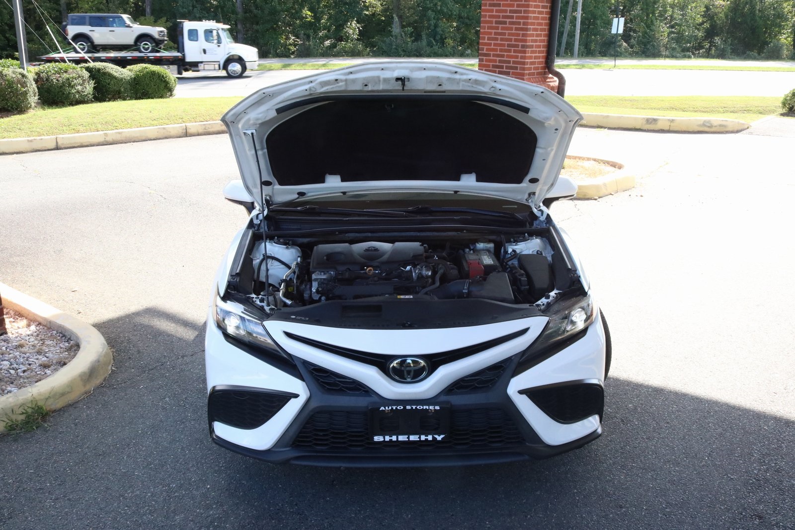 2022 Toyota Camry SE photo 4