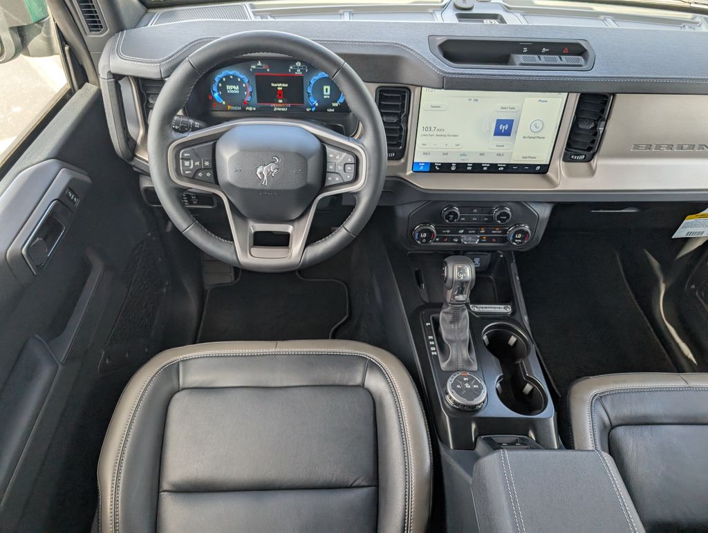 2025 Ford Bronco Outer Banks photo 6