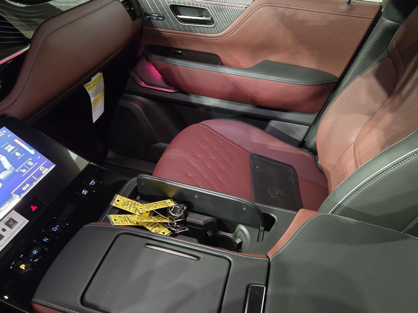 2026 Infiniti QX80 photo 27
