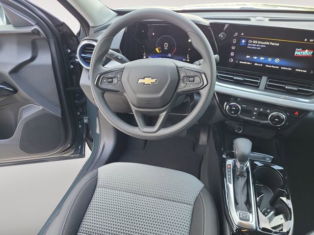 2025 Chevrolet Trax LT photo 11