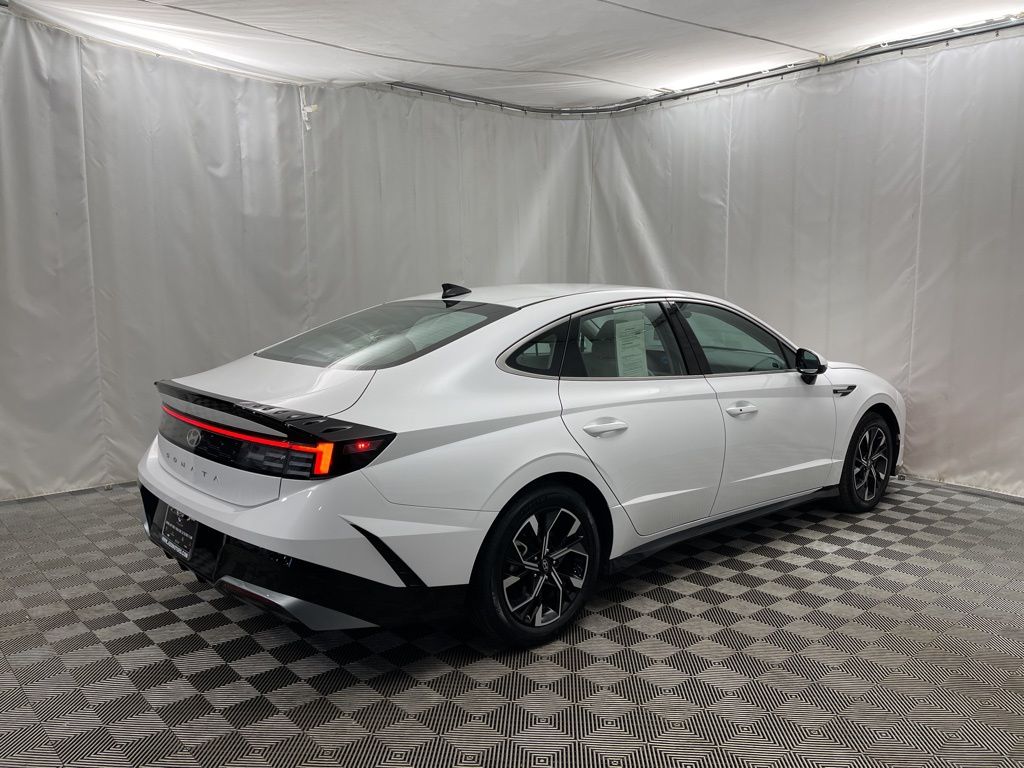 2024 Hyundai Sonata SEL photo 3