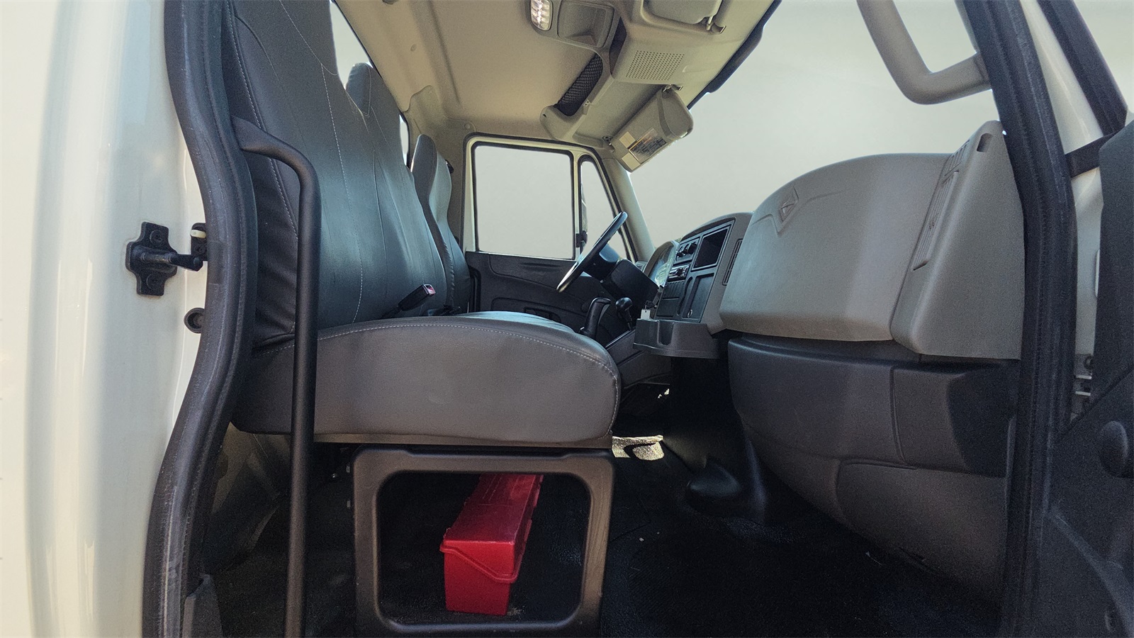 2016 International 4300 DuraStar 4300 photo 11