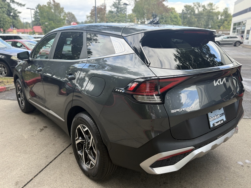 2024 Kia Sportage LX photo 9