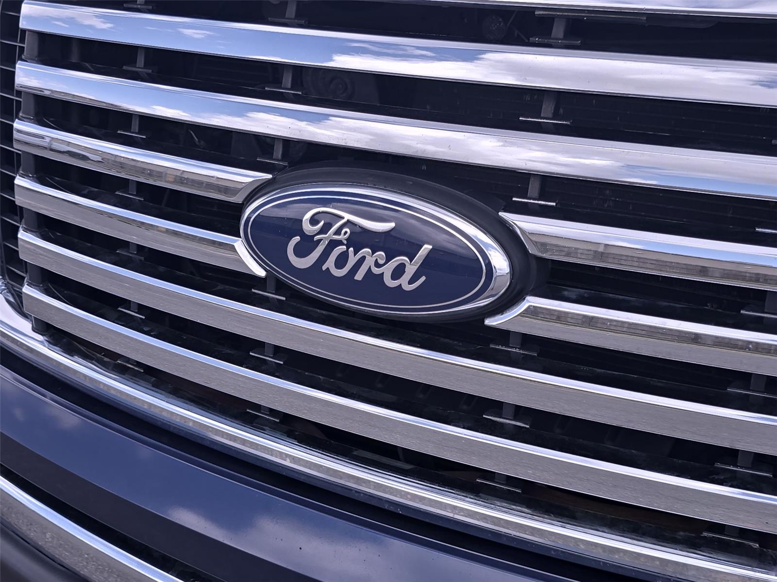 2012 Ford F-150 XLT photo 25