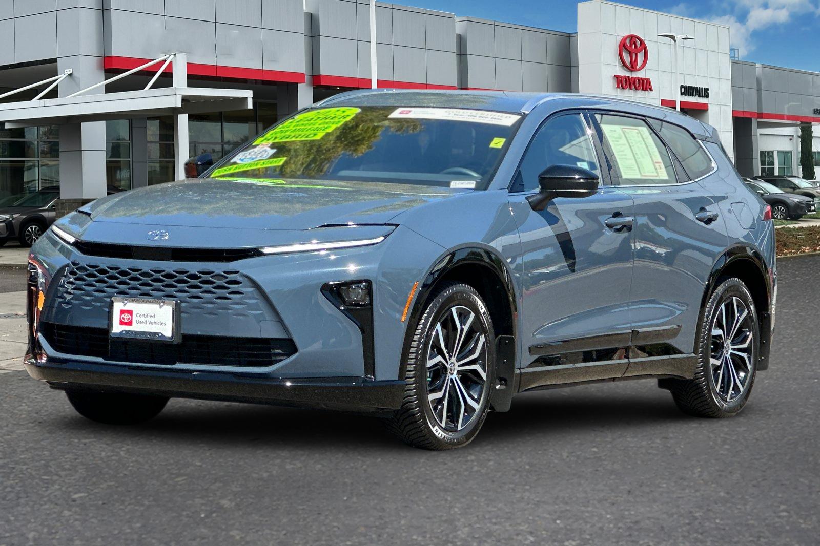 2025 Toyota Crown Signia XLE photo 7
