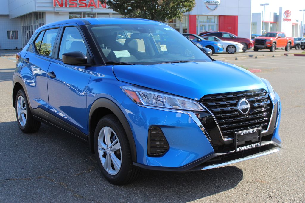 2025 Nissan Kicks Play S photo 4