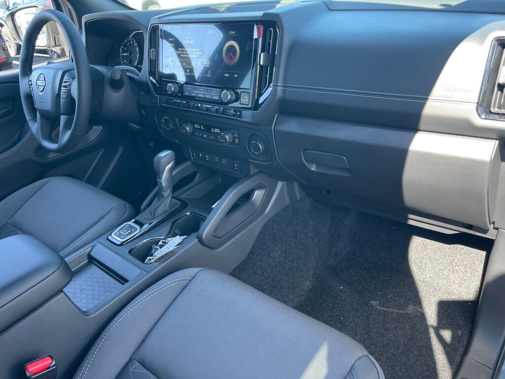 2026 Nissan Frontier Crew Cab SV photo 16