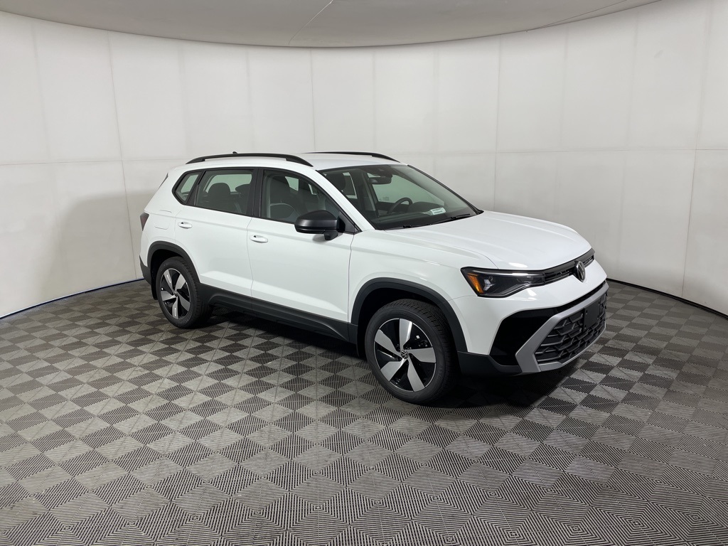 2025 Volkswagen Taos S's photo