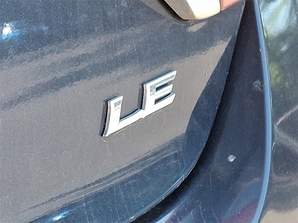 2016 Toyota Camry LE photo 26