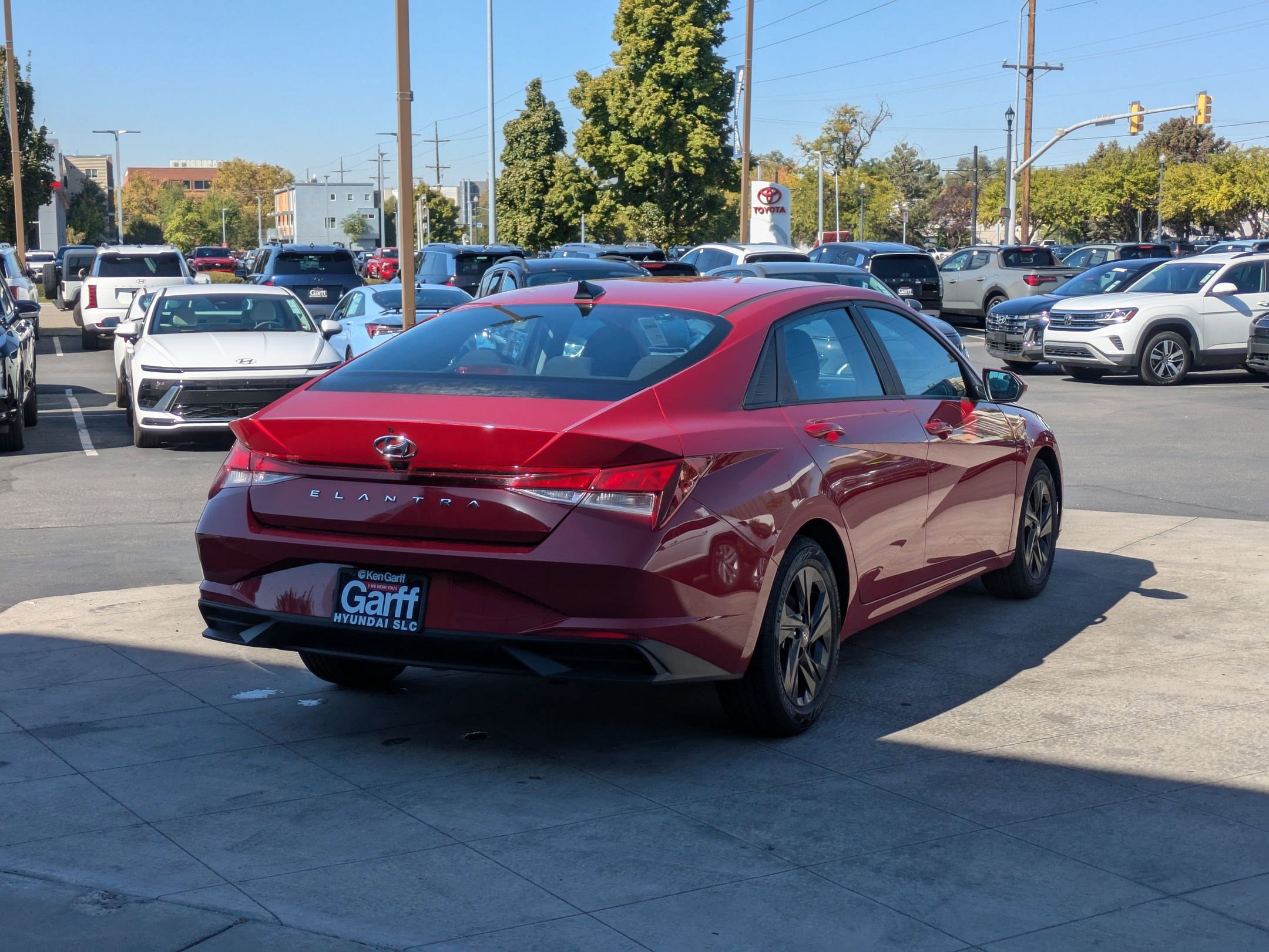 2022 Hyundai Elantra SEL Convenience photo 3