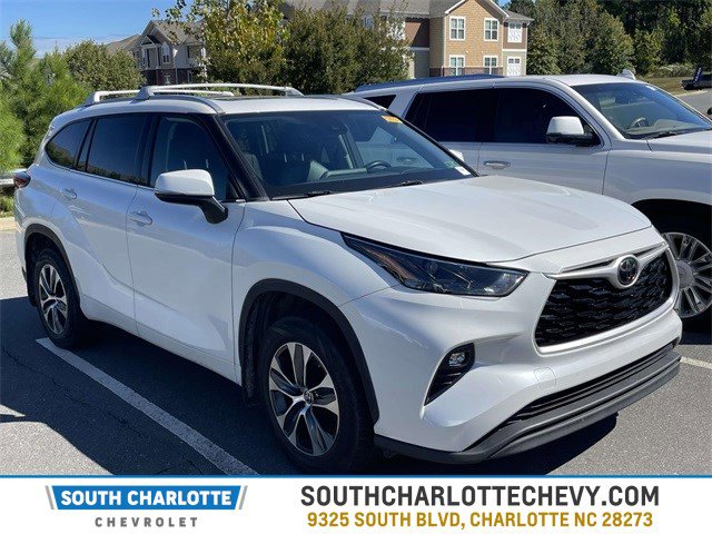 2022 Toyota Highlander XLE's photo