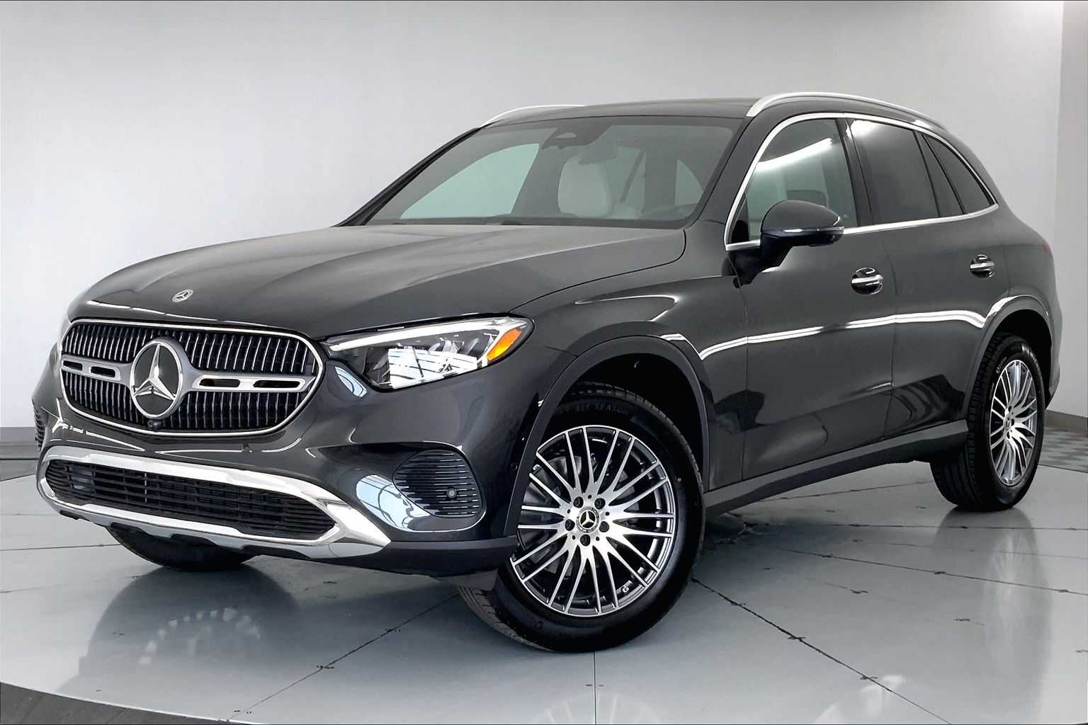 2026 Mercedes-Benz GLC Base's photo