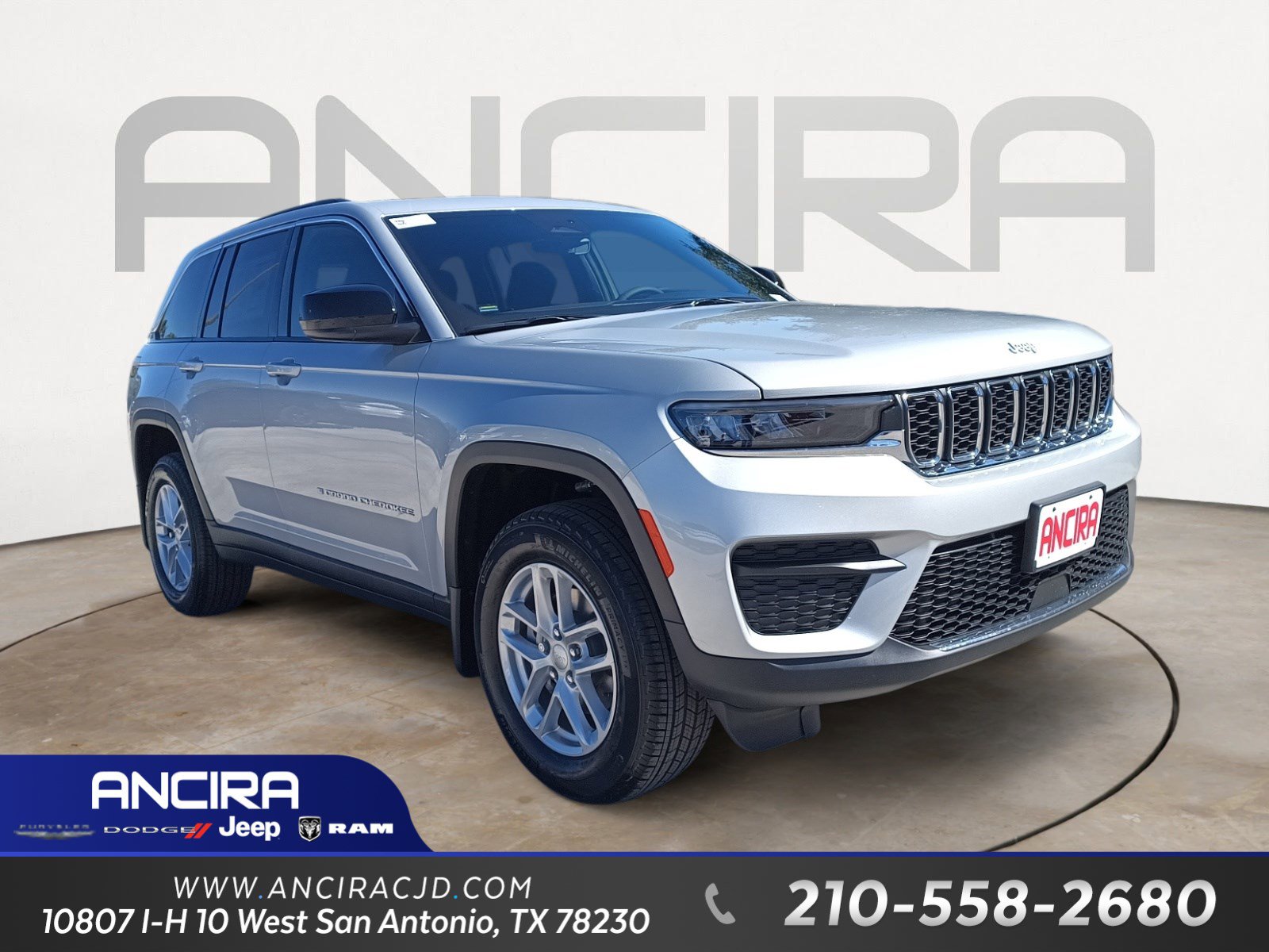 2025 Jeep Grand Cherokee Laredo's photo