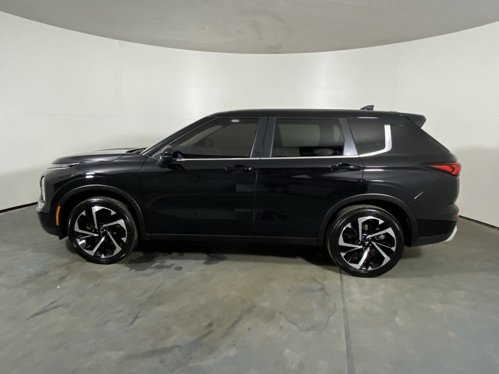 2024 Mitsubishi Outlander SE photo 4