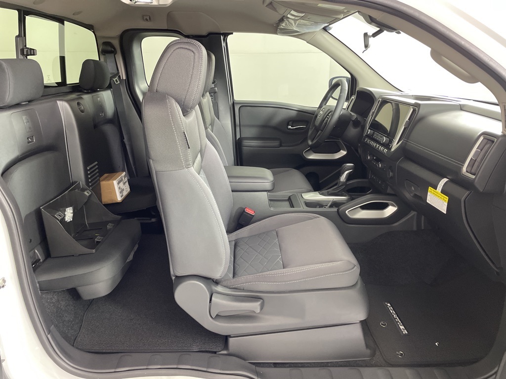 2025 Nissan Frontier SV photo 39