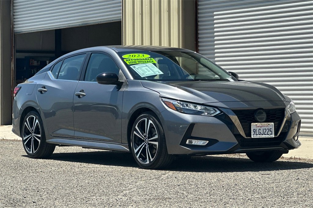 2023 Nissan Sentra SR photo 8