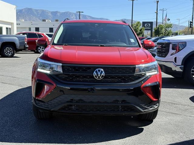 2023 Volkswagen Taos SE photo 2