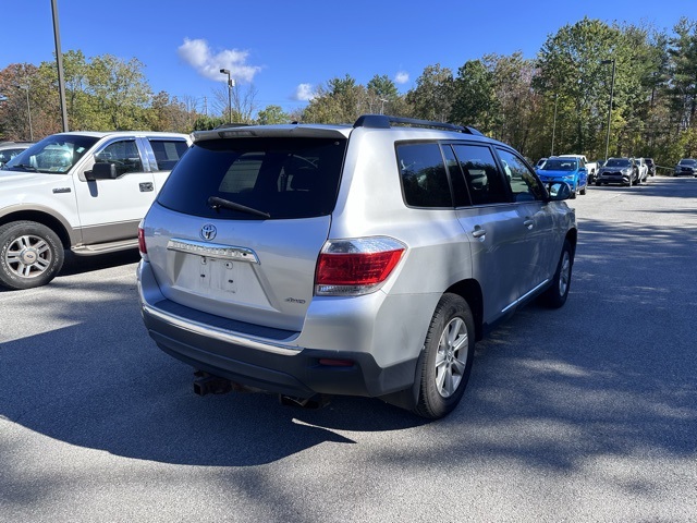 2011 Toyota Highlander SE photo 2