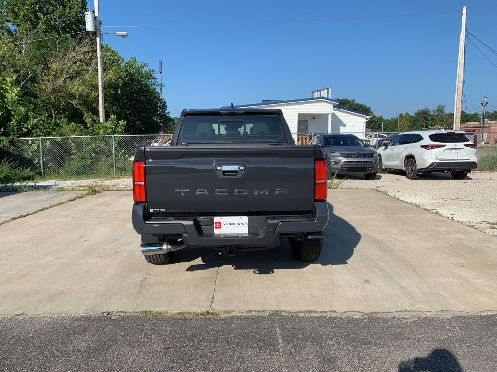 2025 Toyota Tacoma Limited photo 4