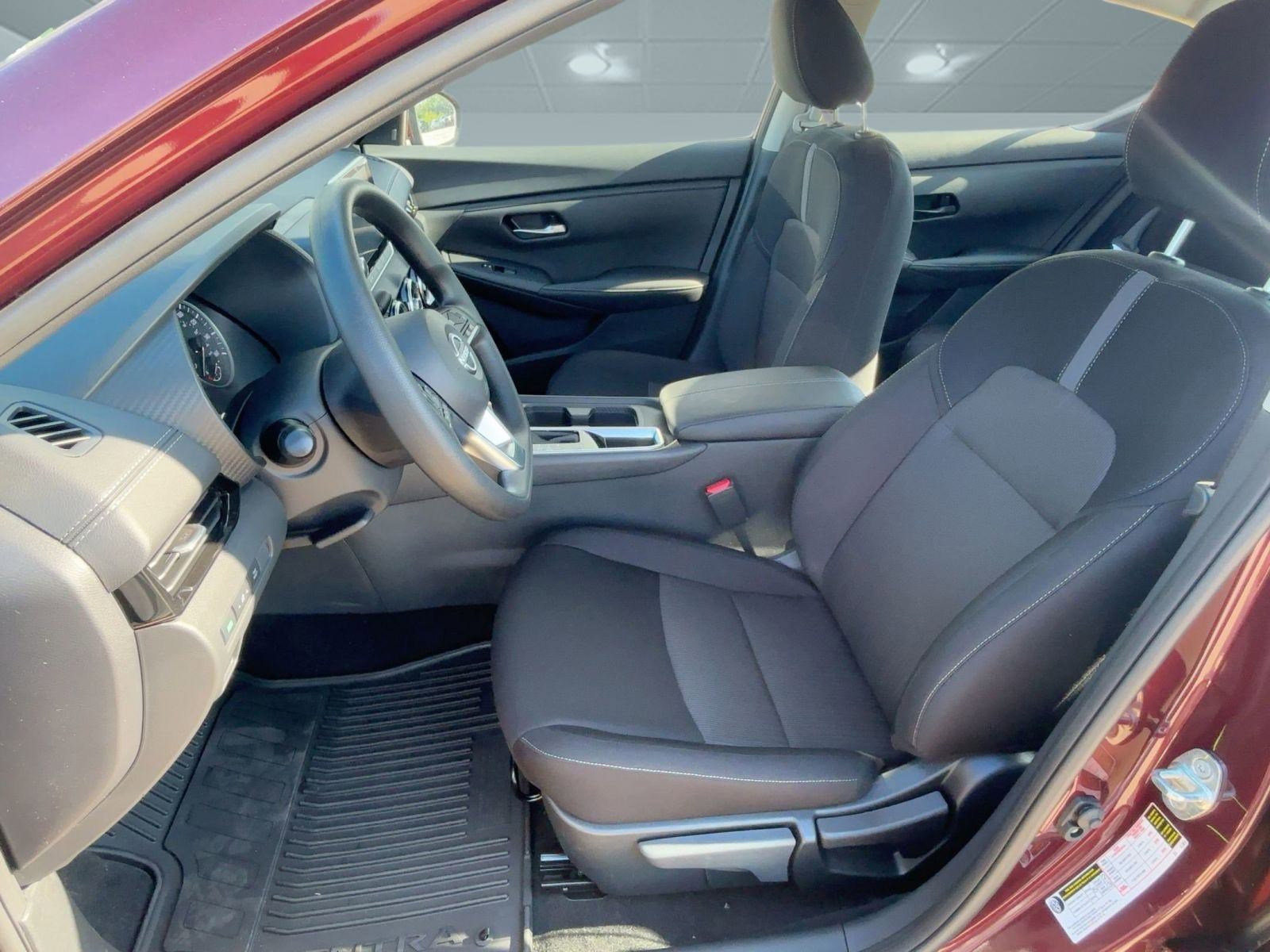 2025 Nissan Sentra SV photo 5