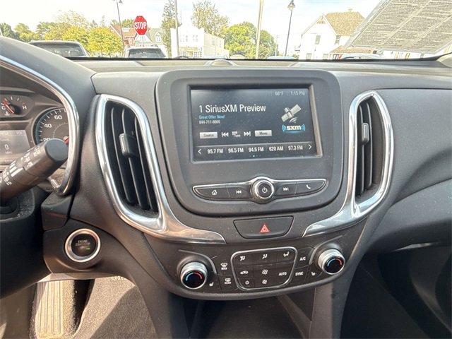 2018 Chevrolet Equinox LT photo 3