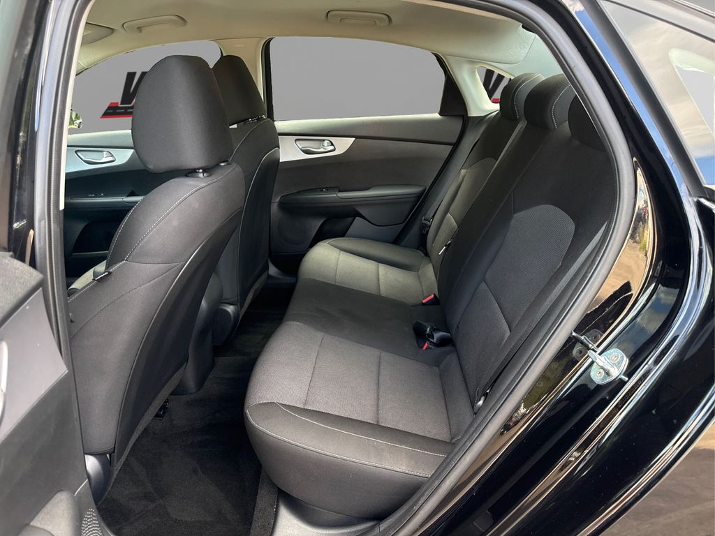 2023 Kia Forte LXS photo 10