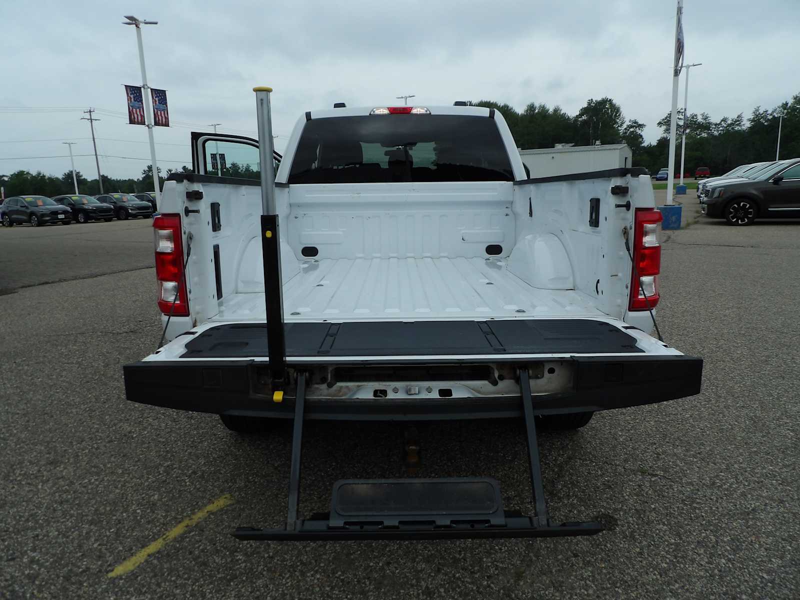 2022 Ford F-150 XL photo 14