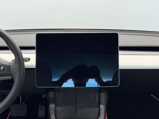 2023 Tesla Model 3 photo 3