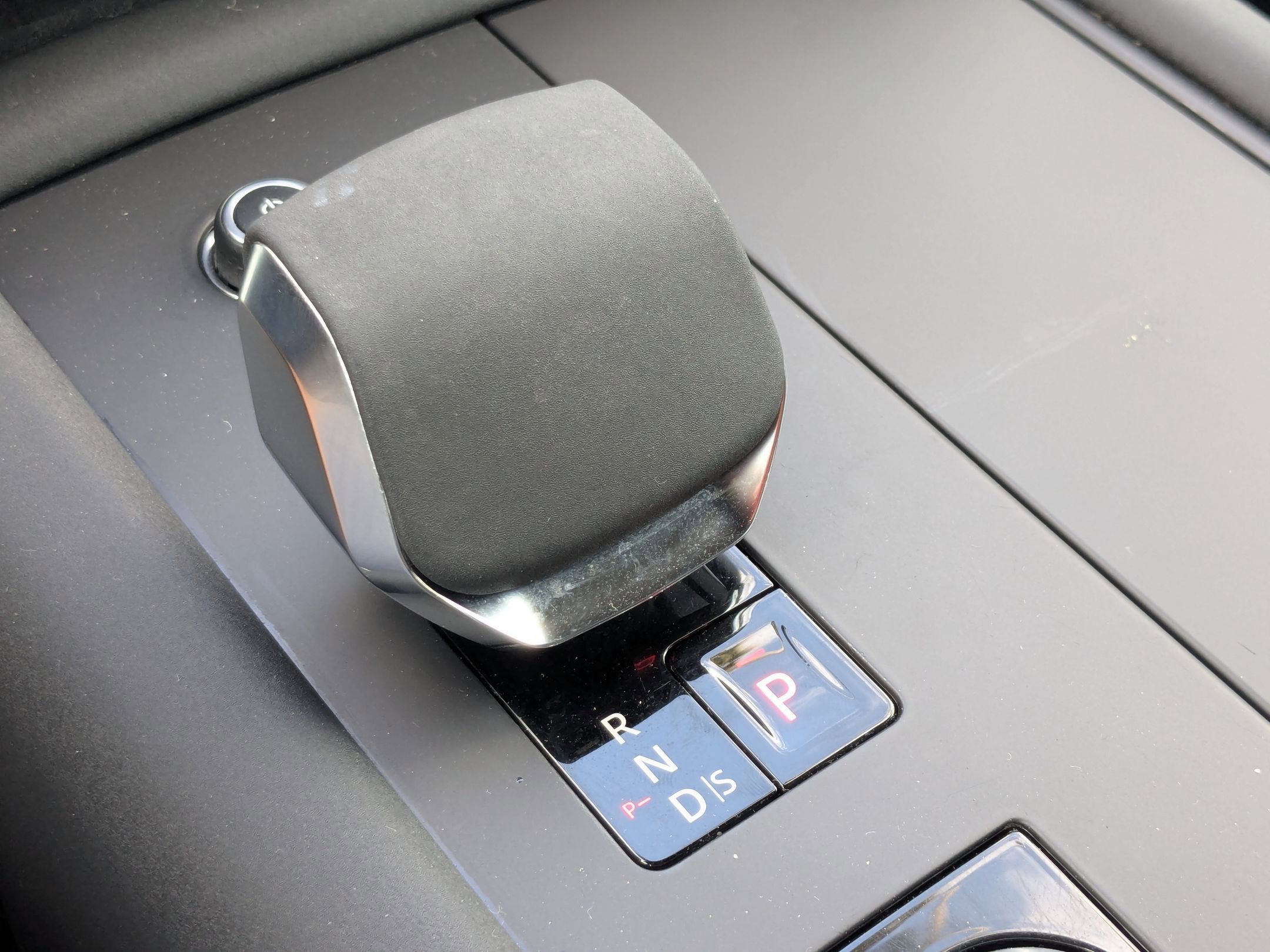 2023 Land Rover Discovery S R-Dynamic 7 Seat photo 11
